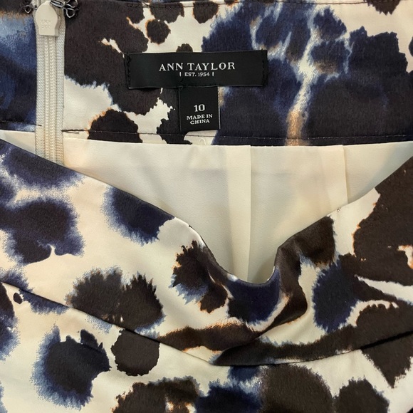 Ann Taylor Pencil Skirt watercolor abstract graphic print blue cream Size 10 - Picture 4 of 4